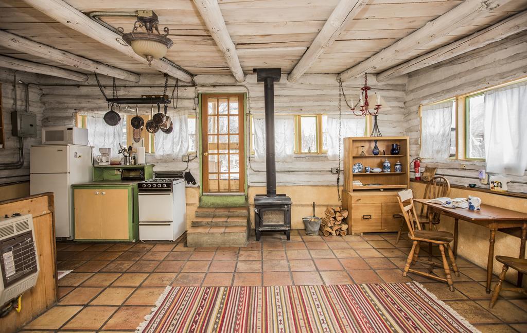 Taos Goji Farm & Eco-Lodge Retreat Arroyo Seco ภายนอก รูปภาพ