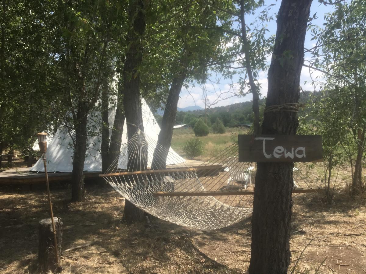 Taos Goji Farm & Eco-Lodge Retreat Arroyo Seco ภายนอก รูปภาพ